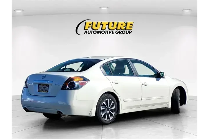 $5988 : Nissan Altima 2009 2.5 SL 4d image 4