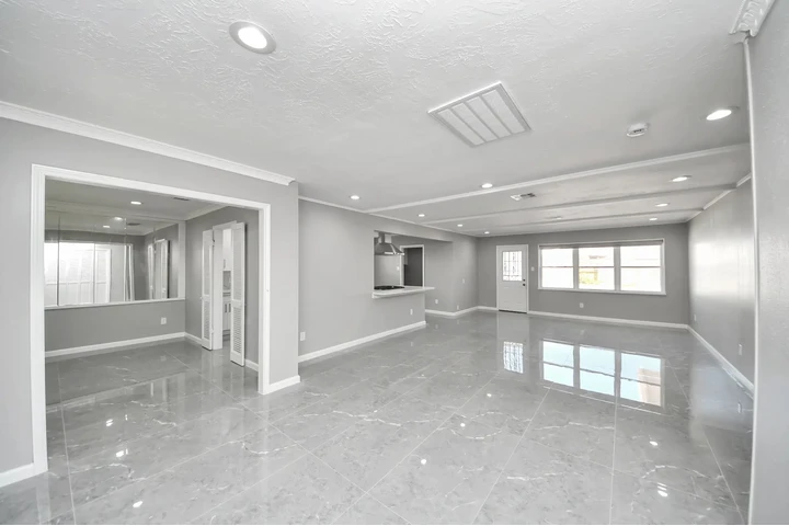 $2400 : House for Rent image 3