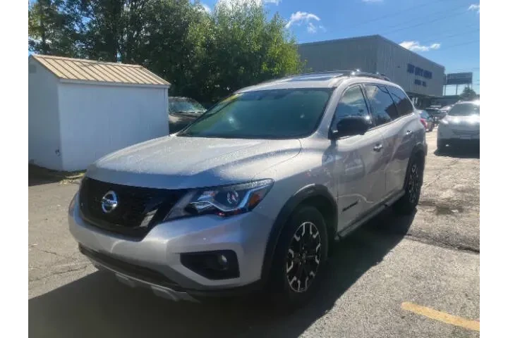 $20500 : 2019 Pathfinder SL image 5