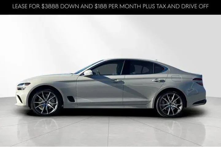 $38604 : Genesis G70 2026 2.5T Standa image 8