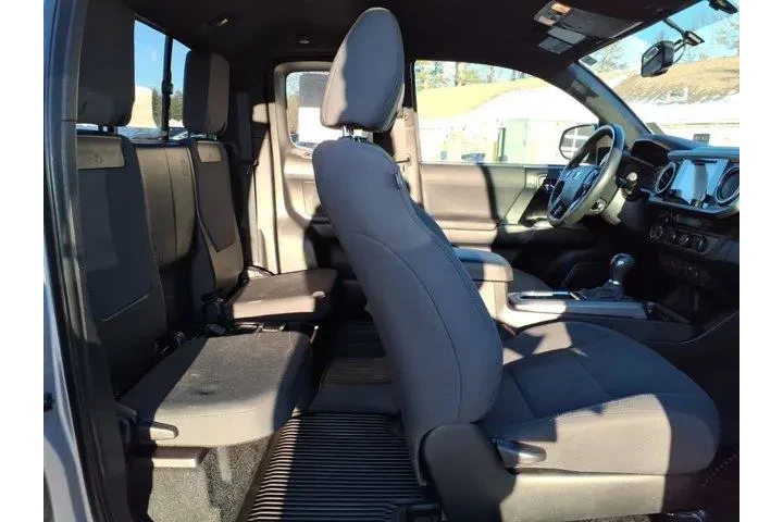 $28900 : Toyota Tacoma 2016 4x4 SR5 V image 6