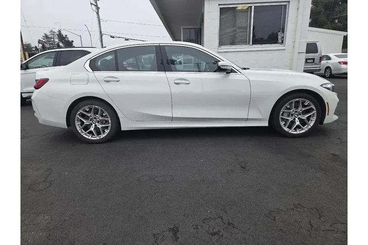$34845 : BMW 3 Series 2025 330i 4dr S image 5