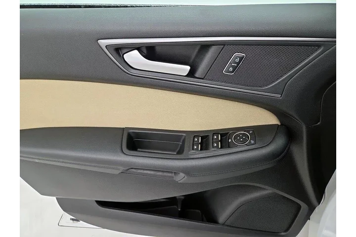 $13998 : Ford Edge 2017 AWD SE 4dr Cr image 4