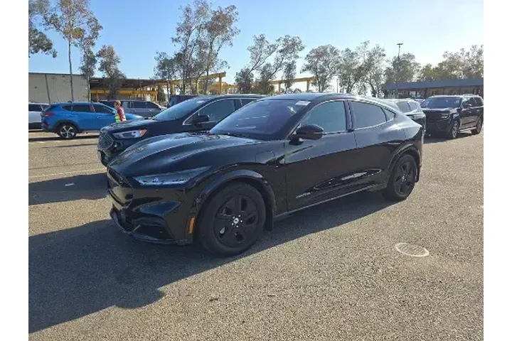 $32950 : Ford Mustang Mach-E 2023 AWD image 1