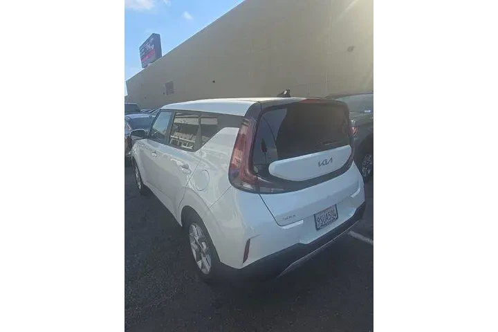 $18500 : Kia Soul 2025 LX 4dr Crossov image 3