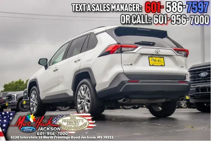 $32695 : Toyota RAV4 2024 XLE Premium image 4