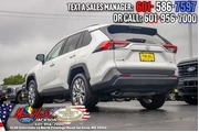 $32695 : Toyota RAV4 2024 XLE Premium thumbnail