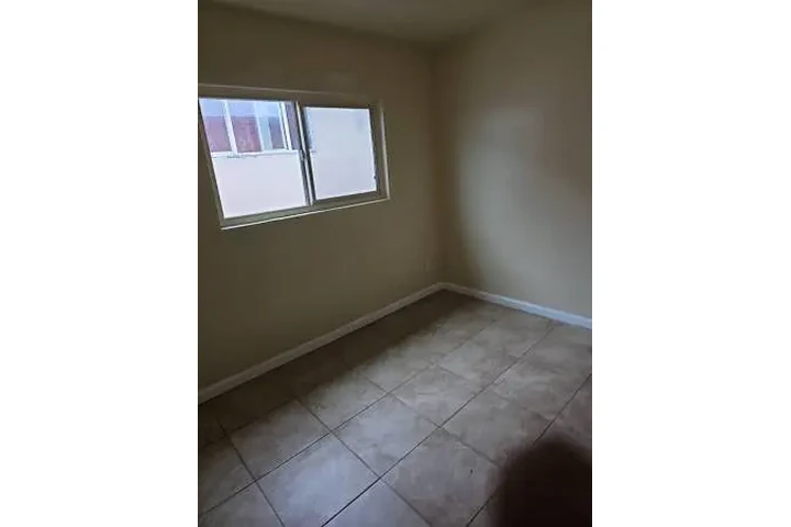 $1949 : 2 BEDROOMS LOS ANGELES $1949!! image 2