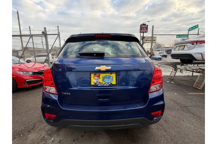 $9395 : 2017 Trax LS image 8