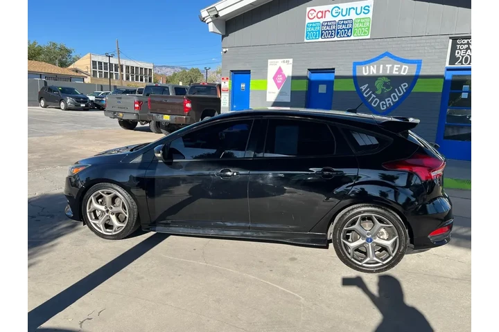 2018 Focus ST Hatch image 8