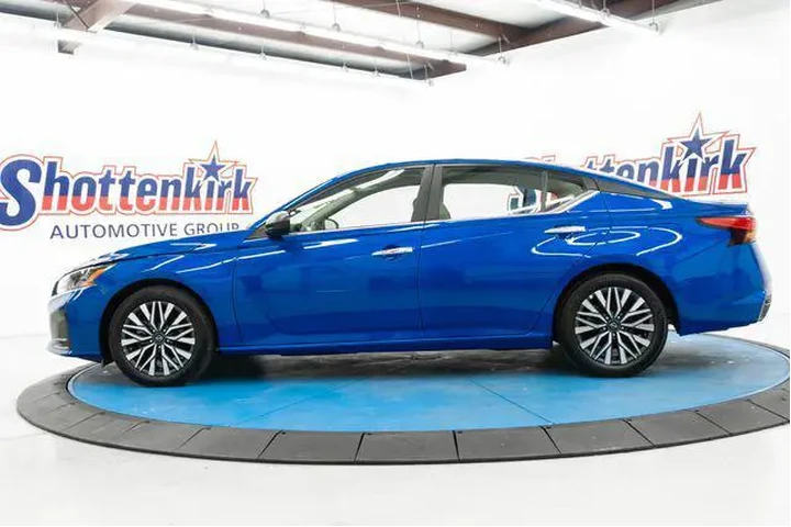 $25855 : Nissan Altima 2025 2.5 SV 4d image 5
