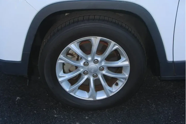 $12689 : Jeep Cherokee 2019 Latitude image 2