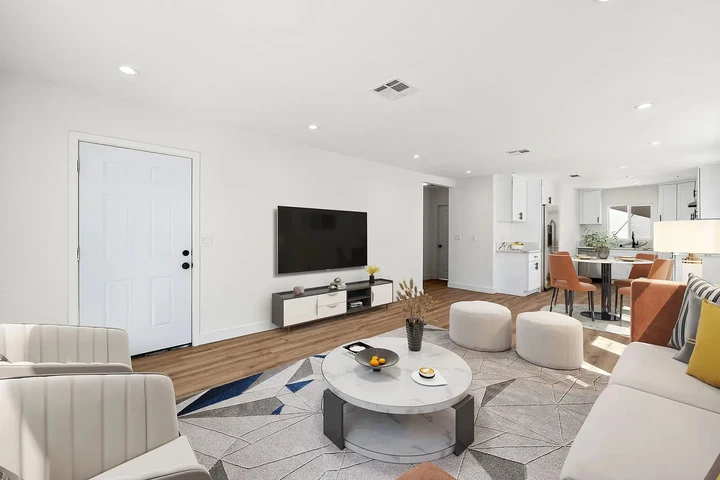 $1050 : Charming Spanish-Style home image 3