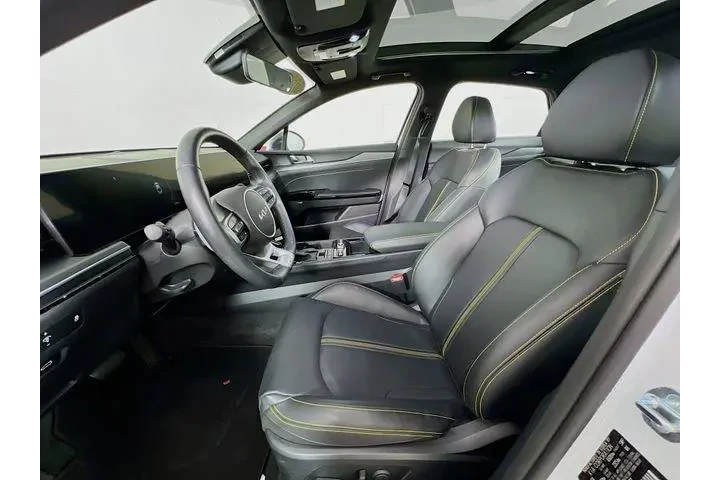 $33988 : Kia K5 2025 GT 4dr Sedan image 10