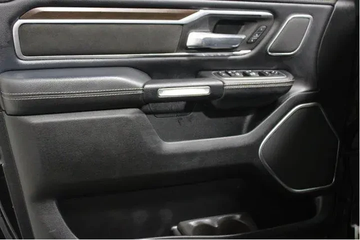 $39918 : Ram 1500 2022 4x4 Laramie 4d image 3