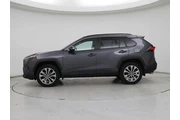 $31998 : Toyota RAV4 2022 AWD XLE Pre thumbnail