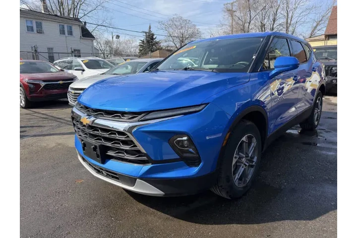 2025 Blazer LT image 4