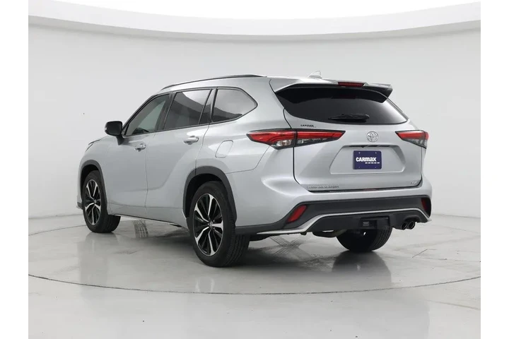 $31998 : Toyota Highlander 2021 XSE 4 image 2