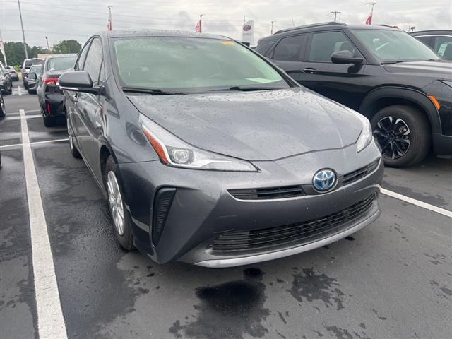 $19990 : PRE-OWNED 2022 TOYOTA PRIUS L image 1