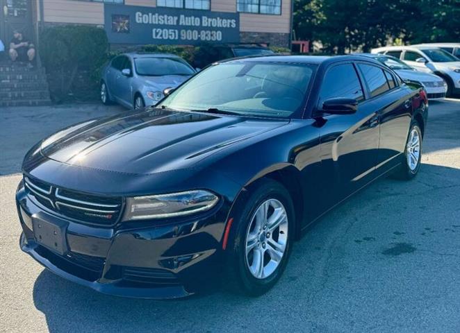 $9500 : 2017 Charger SE image 2