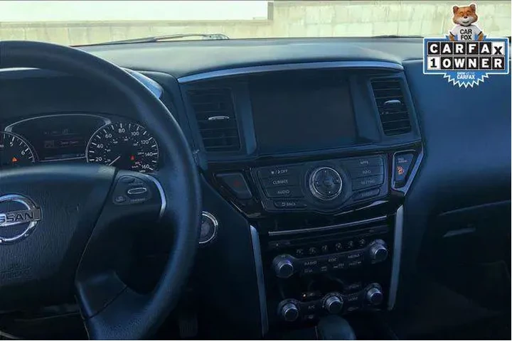 $15985 : Nissan Pathfinder 2018 4x4 S image 6