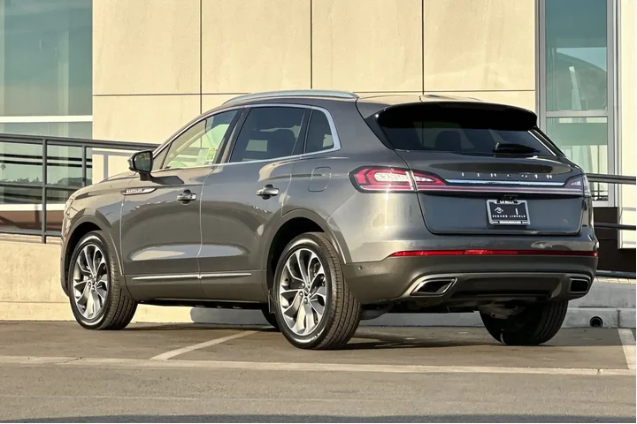 $34900 : Lincoln Nautilus 2022 AWD Re image 5