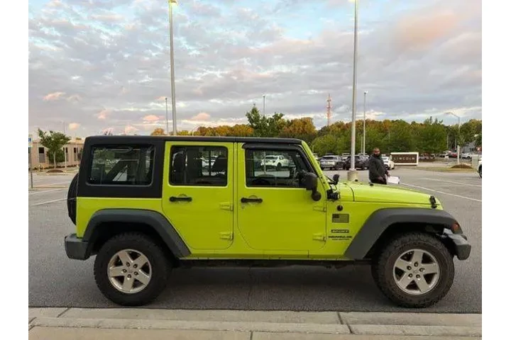 $12989 : Jeep Wrangler Unlimited 2016 image 6