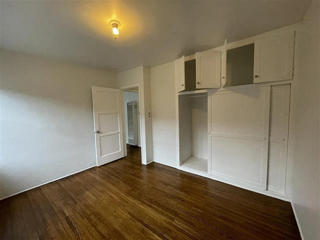 $900 : Welcome to Long Beach, CA image 4