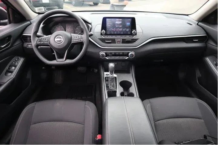 $20269 : Nissan Altima 2025 2.5 S 4dr image 7