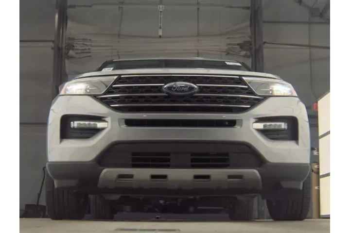 $28599 : Ford Explorer 2022 AWD XLT 4 image 4