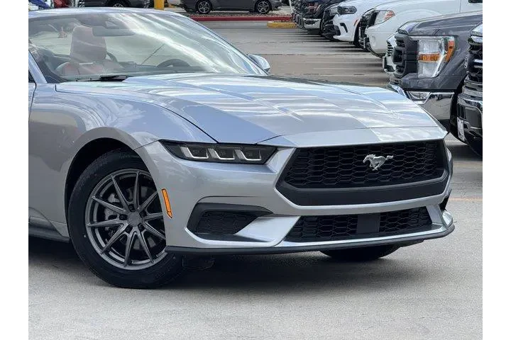 $37444 : Ford Mustang 2024 EcoBoost 2 image 2