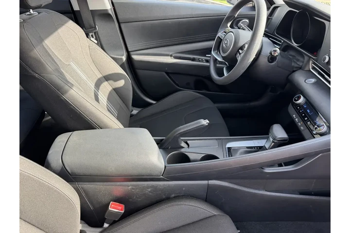 $17499 : Hyundai ELANTRA 2022 SEL 4dr image 6