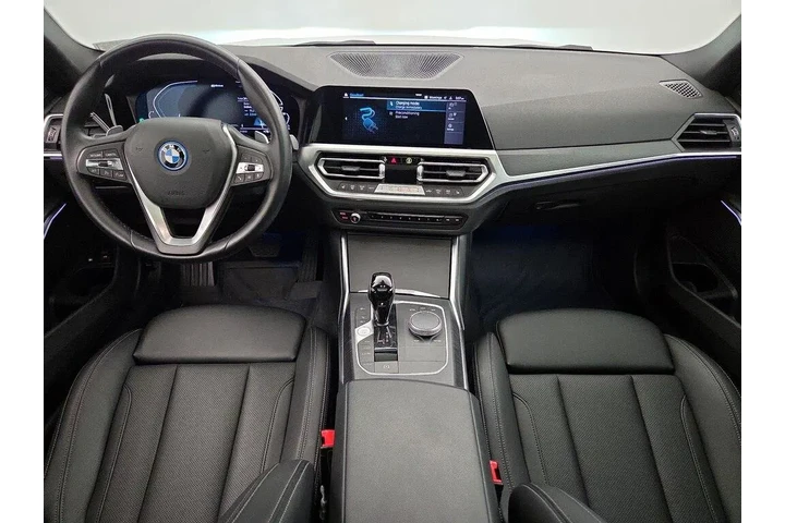 $27998 : BMW 3 Series 2022 330e 4dr S image 9