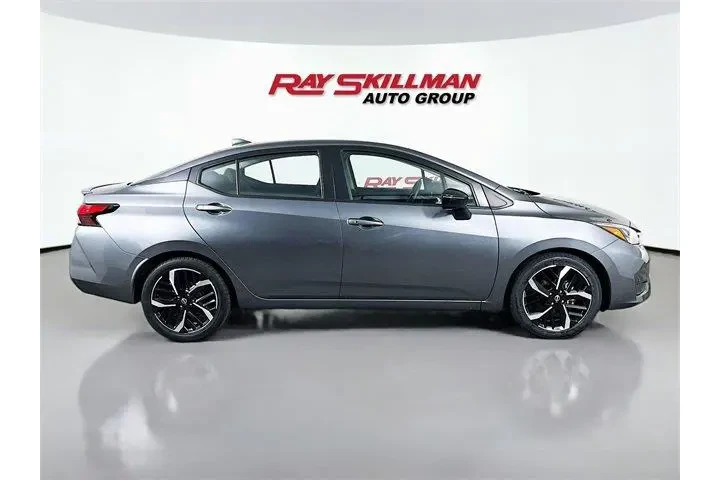 $18975 : Nissan Versa 2024 SR 4dr Sed image 8