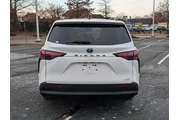 $26980 : Toyota Sienna 2021 LE 8-Pass thumbnail