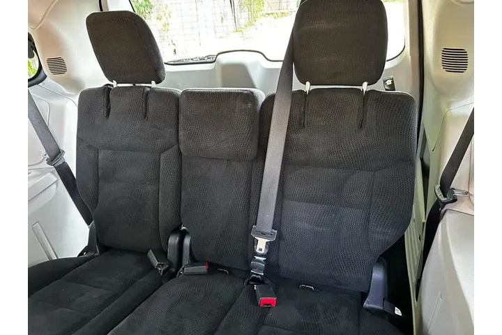 2017 Grand Caravan SE image 7