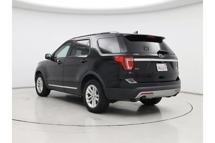 $16998 : Ford Explorer 2017 XLT 4dr S image 2