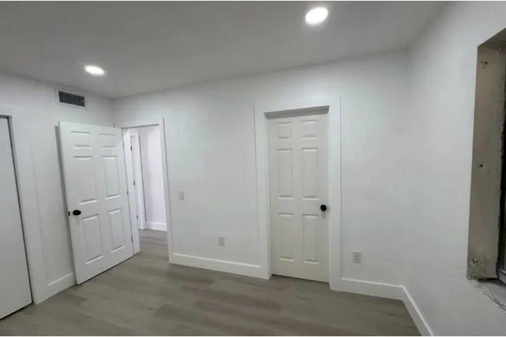 $1000 : ESTUDIO CON PARKING ANGELES CA image 5