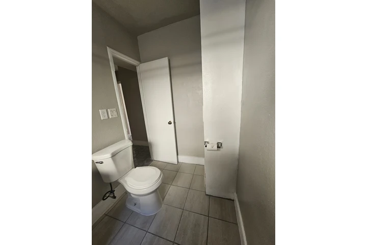 $1825 : Apartamento De Renta image 8