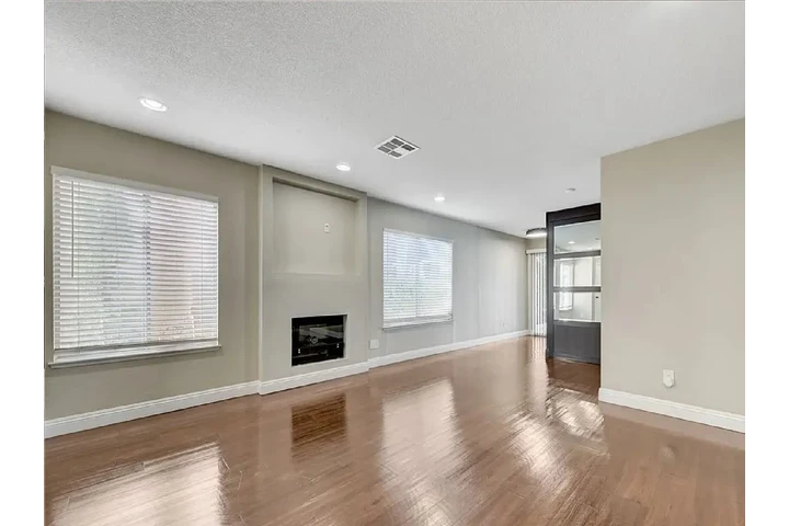 $980 : 2bd/2ba  stainless home image 2
