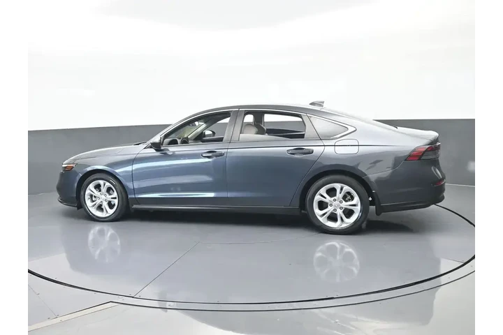 $20999 : Honda Accord 2024 LX 4dr Sed image 3