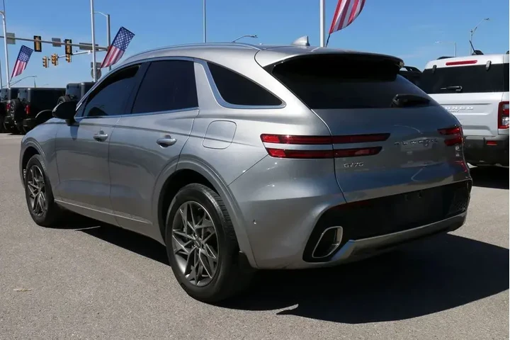 $33500 : Genesis GV70 2023 AWD 2.5T S image 7