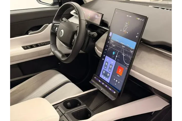 $18950 : Fisker Ocean 2023 AWD One 4d image 10