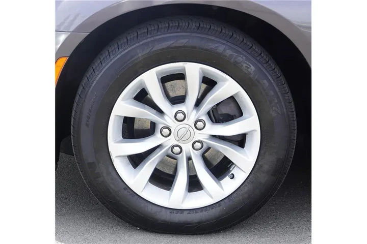 2015 300 Limited image 10