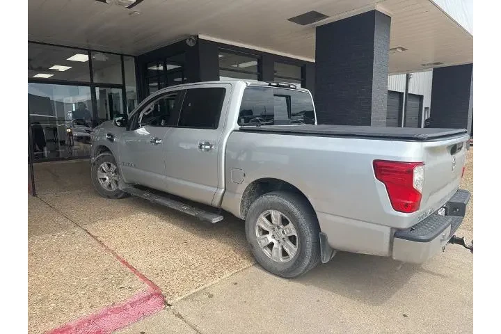 $15333 : Nissan Titan 2017 4x2 S 4dr image 7