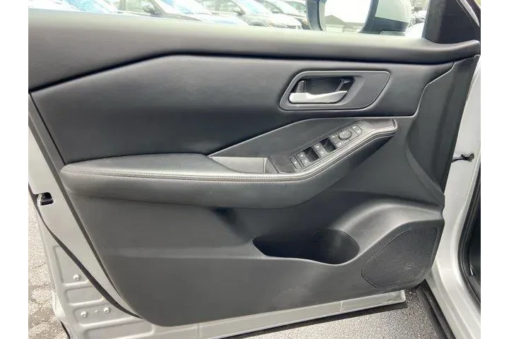 $19987 : Nissan Rogue 2025 AWD SV 4dr image 5