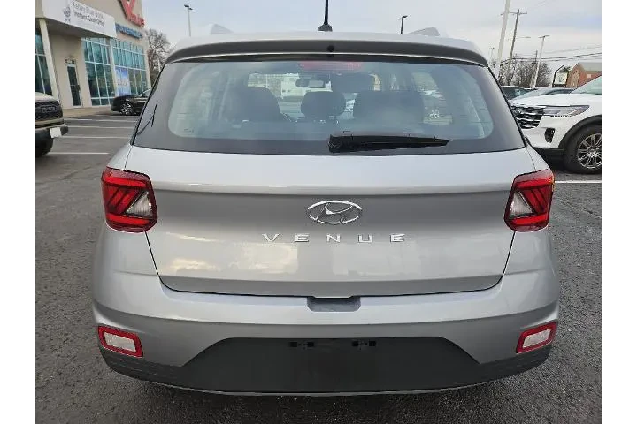 $19851 : Hyundai VENUE 2025 SEL 4dr C image 7