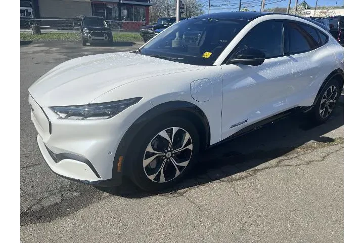 $38988 : Ford Mustang Mach-E 2023 AWD image 4