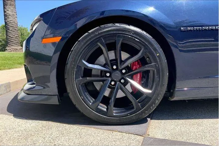 $23985 : Chevrolet Camaro 2015 SS 2dr image 9