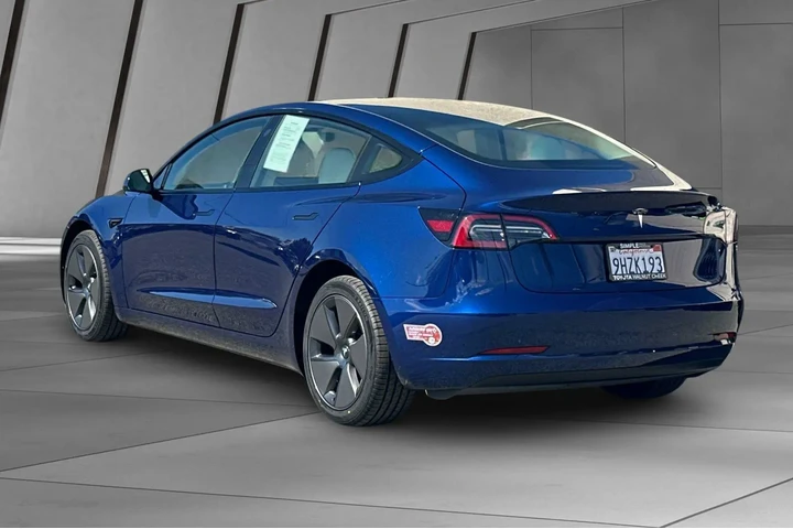 $26900 : Tesla Model 3 2023 4dr Sedan image 10